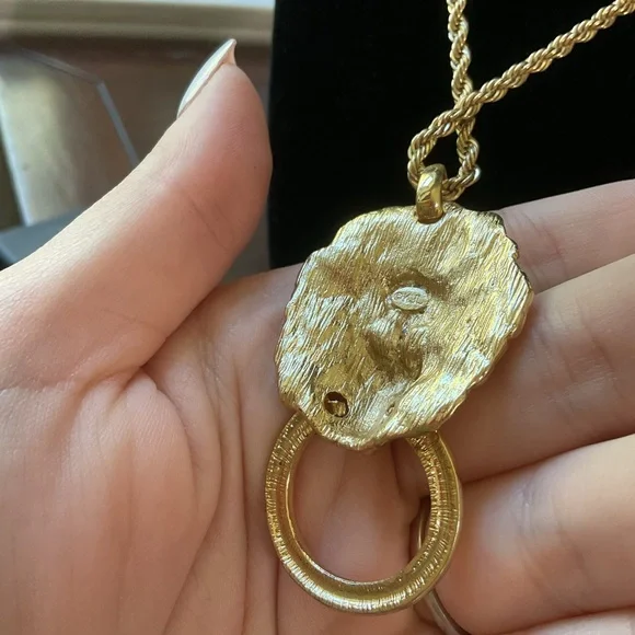 KJL Kenneth J Lane Lion Head Door Knocker Gold Tone Long Necklace 33.5” - Picture 7 of 10